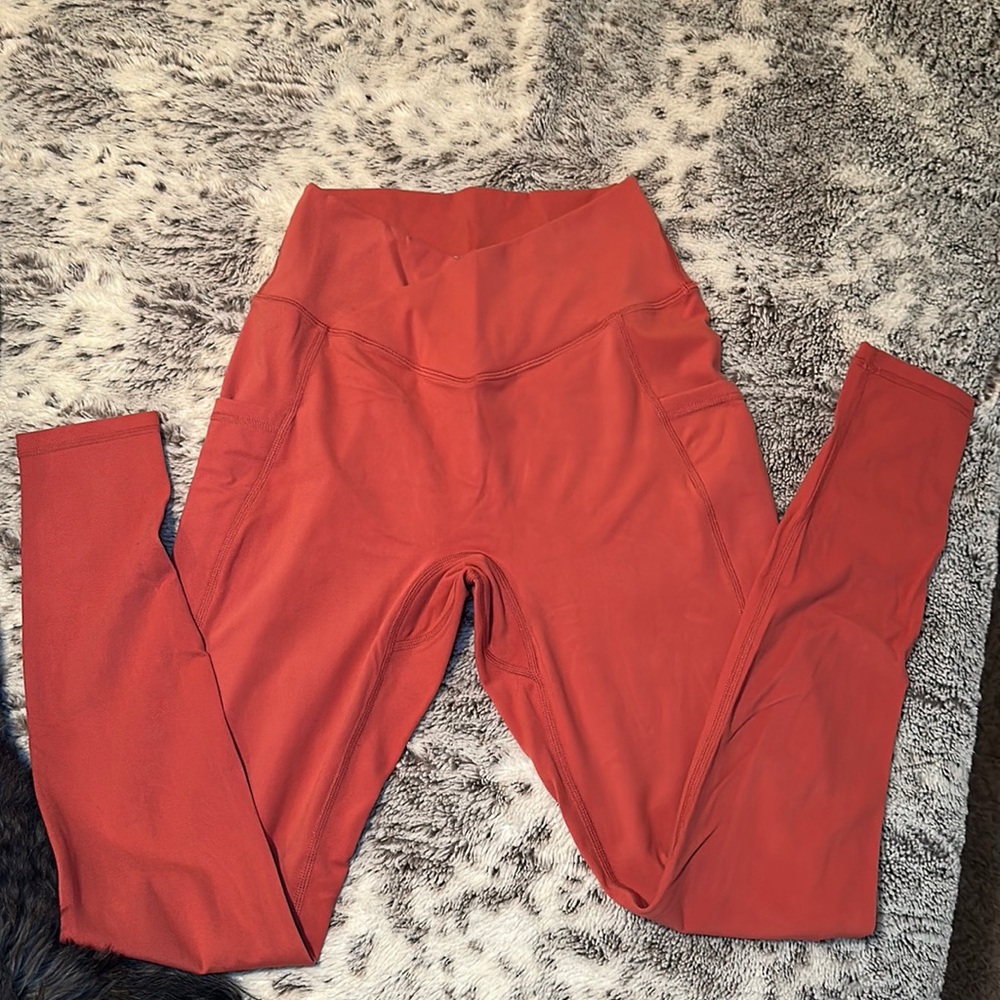 Buff bunny Collection v-waist leggings with pockets.